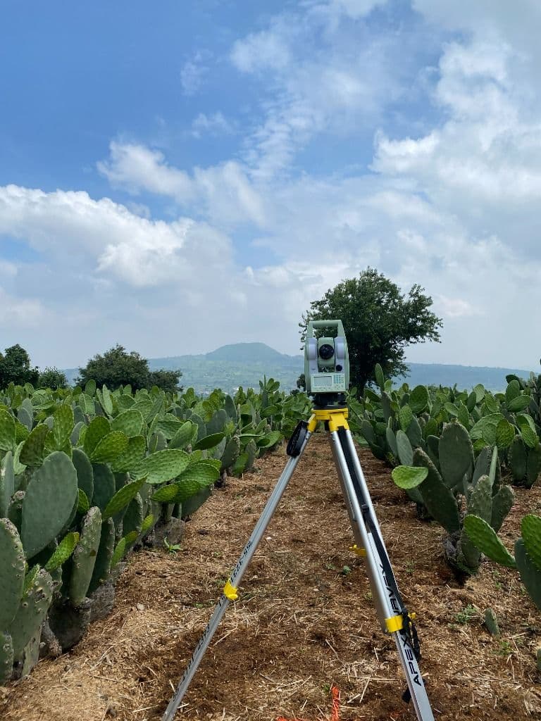 Topografía y Análisis de Terreno Agrícola